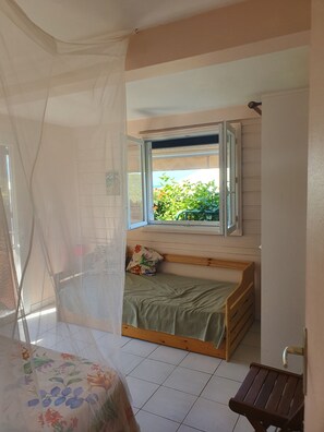 1 quarto, cofres nos quartos, ferros/tábuas de passar roupa, Wi-Fi