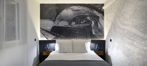 Habitación doble | Ropa de cama de alta calidad y escritorio