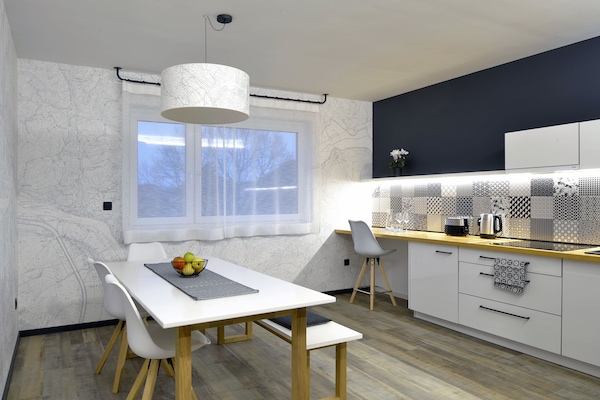 Comfort Apartment | Living area | Flat-screen TV