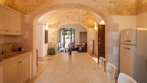 Interior - Villa Milivita - Countryside Escape in Puglia with Private Pool and Olive Grove Views - in Monopoli (Monopoli)
