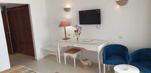 Standard Double Room | In-room safe, desk, free WiFi, bed sheets - Checkin Bakour Splash (Djerba Midun)