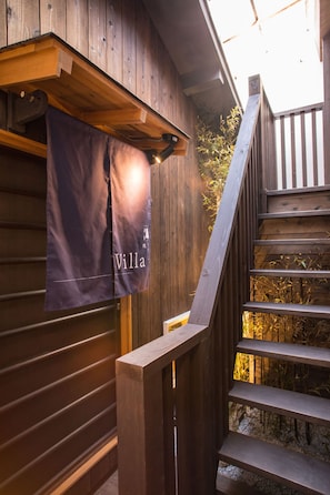 Staircase - Nijojo Taiken Inn (Kyoto)