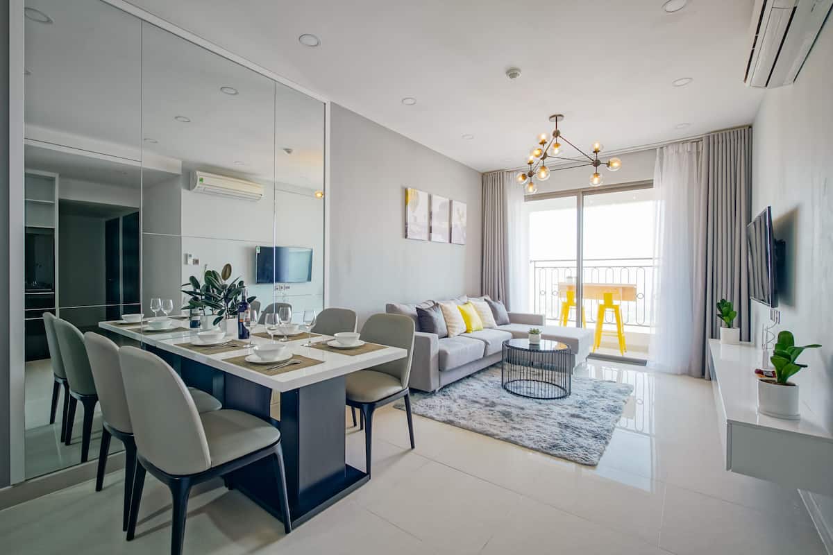 Apartment, 3 Bedrooms, 2 Bathrooms | Living area