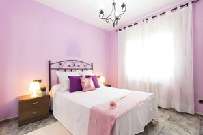 4 chambres, fer et planche à repasser, Wi-Fi gratuit, draps fournis