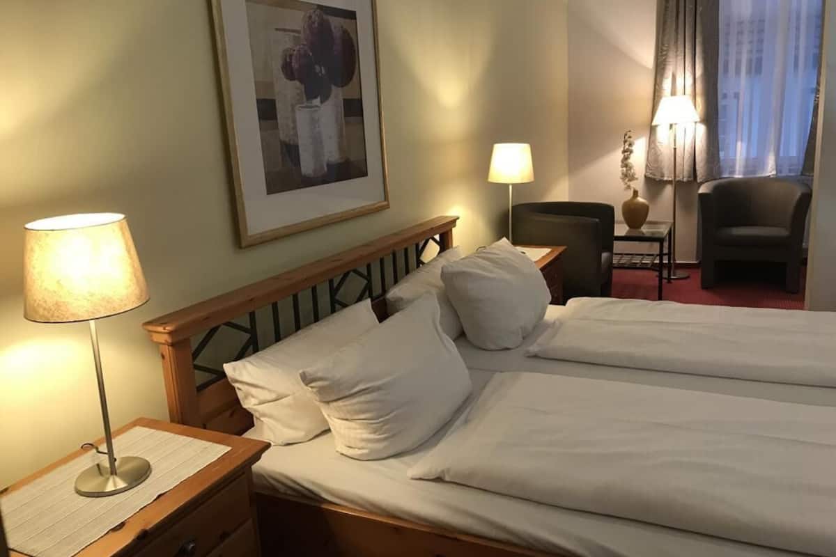 Comfort Apartment | Free cribs/infant beds, free WiFi, bed sheets