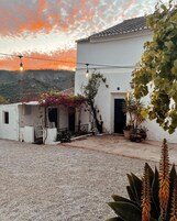 Fachada de la propiedad