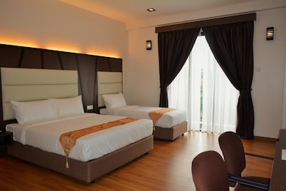 HOTEL GRAND BARON TAIPNG