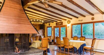 Copperhood Retreat & Spa