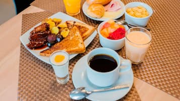 Daily buffet breakfast for a fee