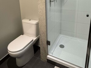 In-room safe, desk, laptop workspace, blackout drapes - ibis Trujillo (Trujillo)