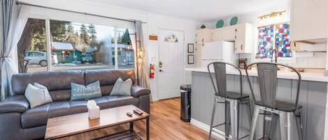 TV, fireplace, offices