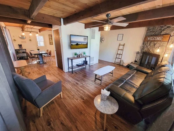 TV, fireplace, offices