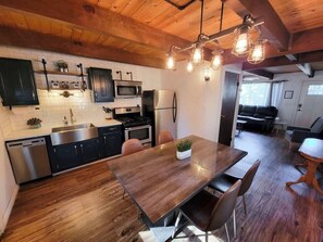 Full-size fridge, microwave, oven, stovetop - Esterly Hideaway • Spa • Fenced Yard • Firepit (Big Bear Lake)