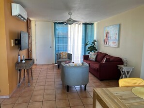 Smart TV, Netflix, streaming services