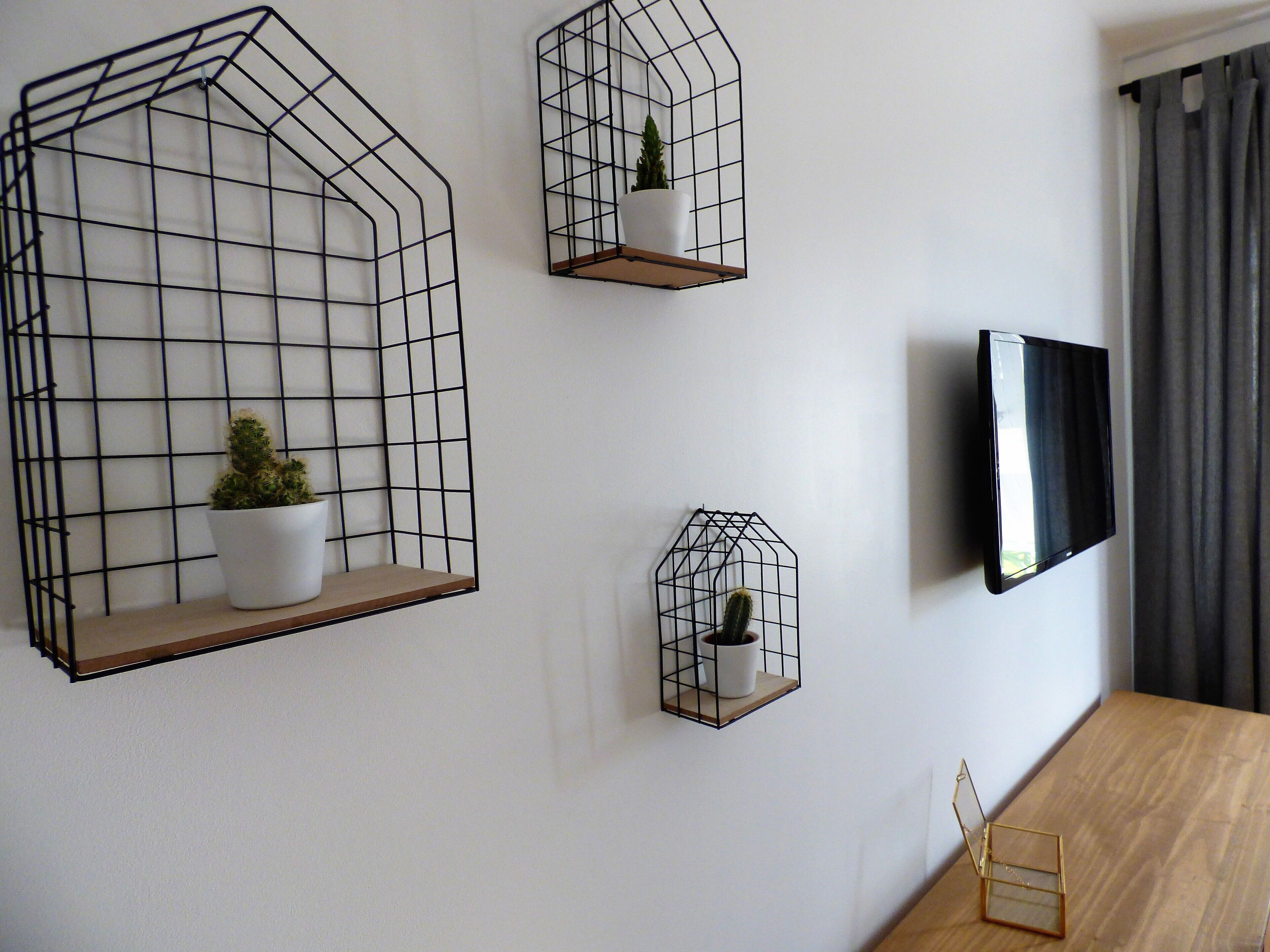 Télévision LCD de 24 pouces avec chaînes numériques, télévision