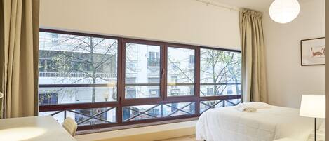 Superior-Doppelzimmer, Gemeinschaftsbad | Laptopgeeigneter Arbeitsplatz, Verdunkelungsvorhänge