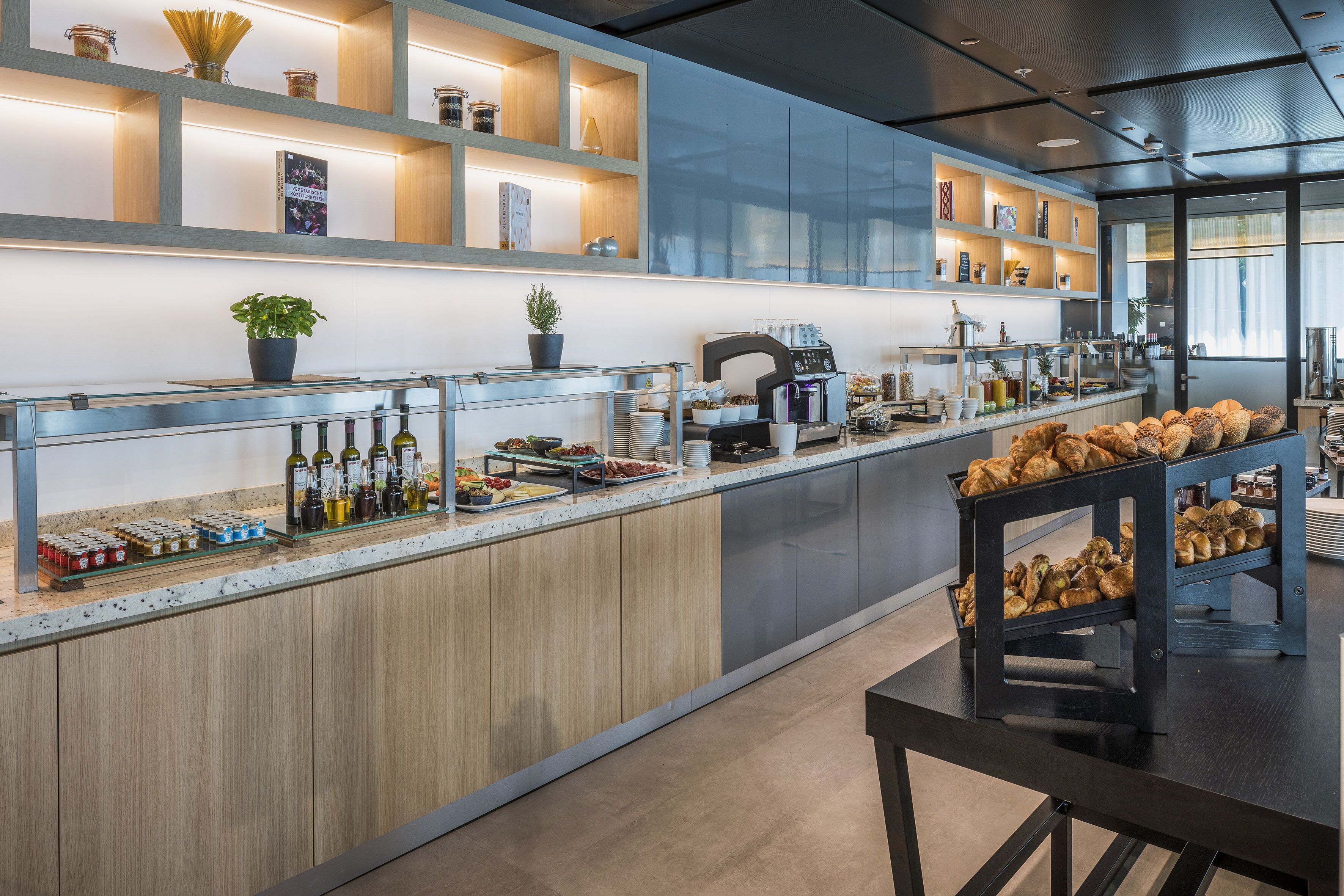 Tägliches Frühstücksbuffet gegen Gebühr