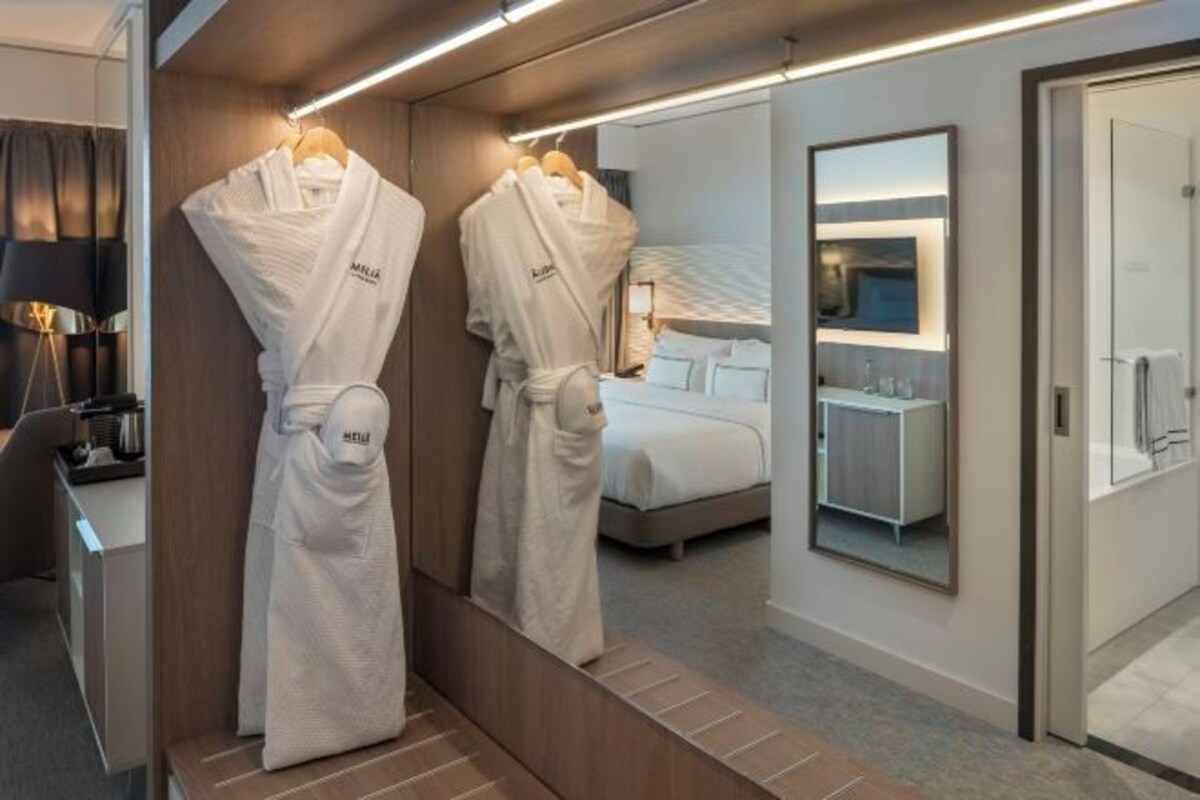 Minibar, Zimmersafe, Verdunkelungsvorhänge, schallisolierte Zimmer