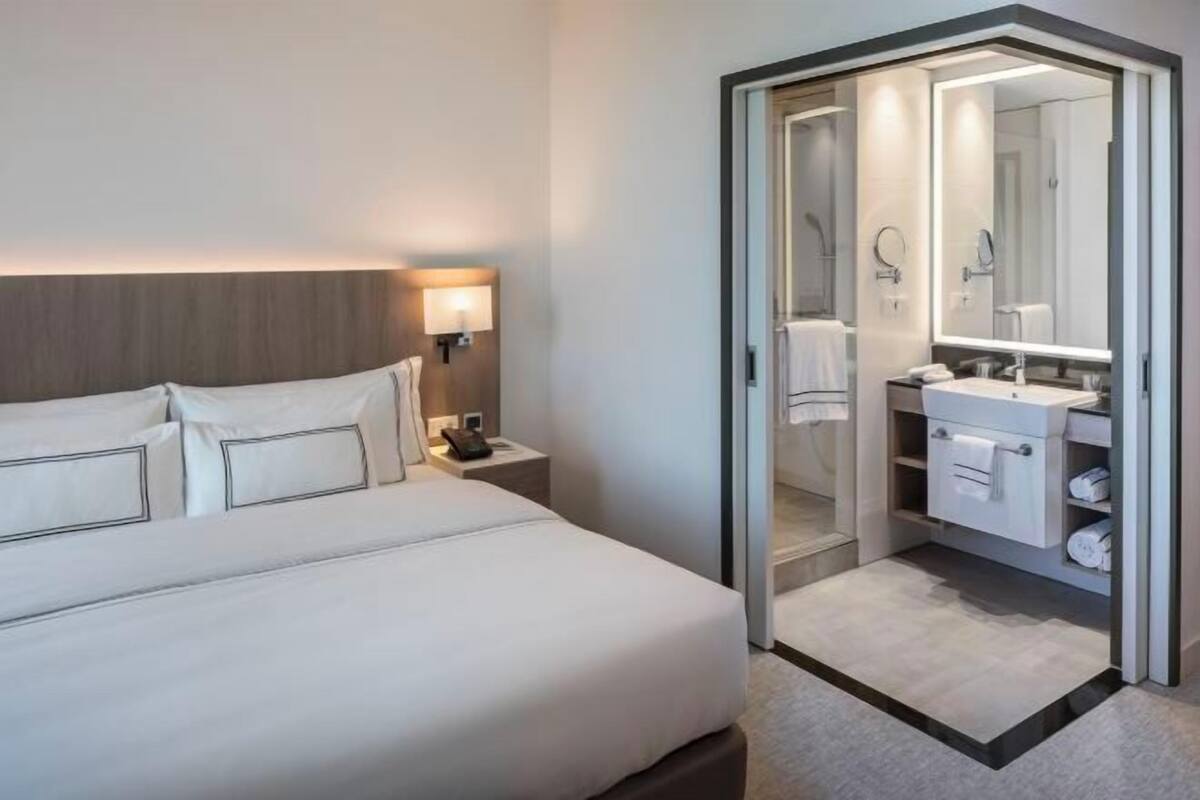 Minibar, Zimmersafe, Verdunkelungsvorhänge, schallisolierte Zimmer