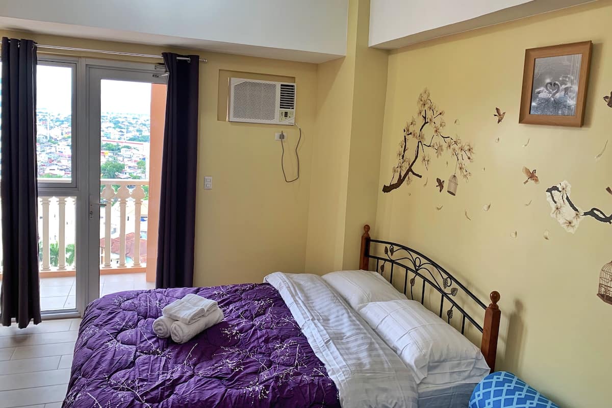 Premium Studio | Hypo-allergenic bedding available, blackout drapes, iron/ironing board
