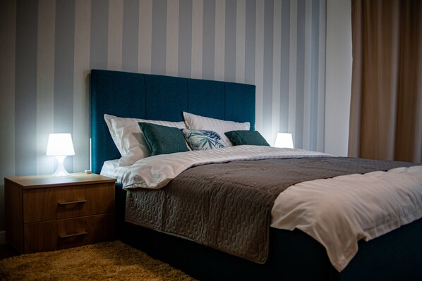 1 chambre, fer et planche à repasser, Wi-Fi, literie fournie