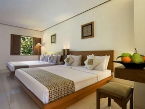 Room - Nyiur Indah Beach Hotel (Pangandaran)