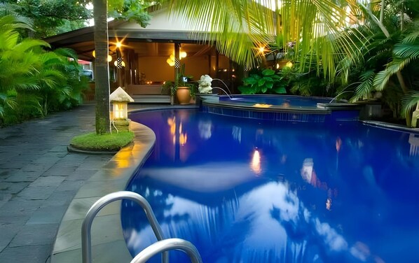 Pool - Nyiur Indah Beach Hotel (Pangandaran)