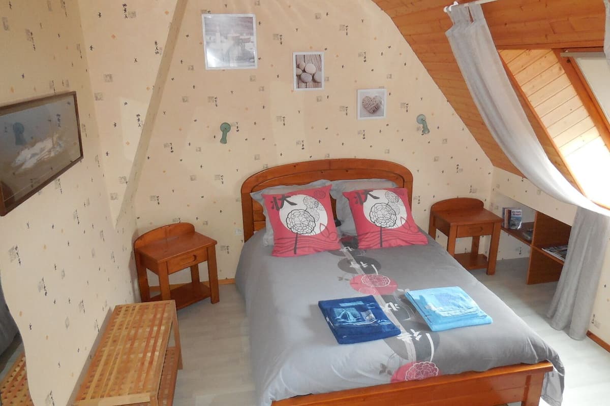 Comfort Apartment, Non Smoking, Sauna | Blackout drapes, WiFi (free), bed sheets