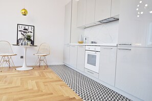 Deluxe Apartment | Private kitchenette