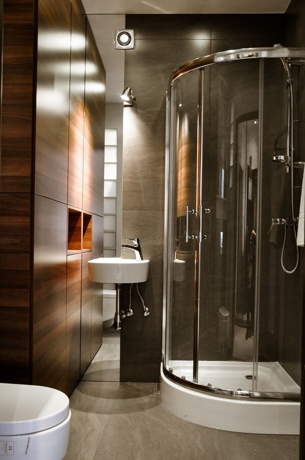 Comfort-Apartment | Dusche im Bad
