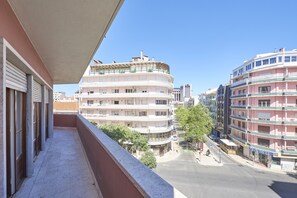 Double Room, Shared Bathroom (Terrace) | City view - Campo Pequeno Prestige (Lisbon)