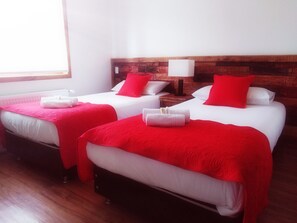 6 bedrooms, in-room safe, WiFi - Modern hostel with the best comforts for a comforting rest (Punta Arenas)