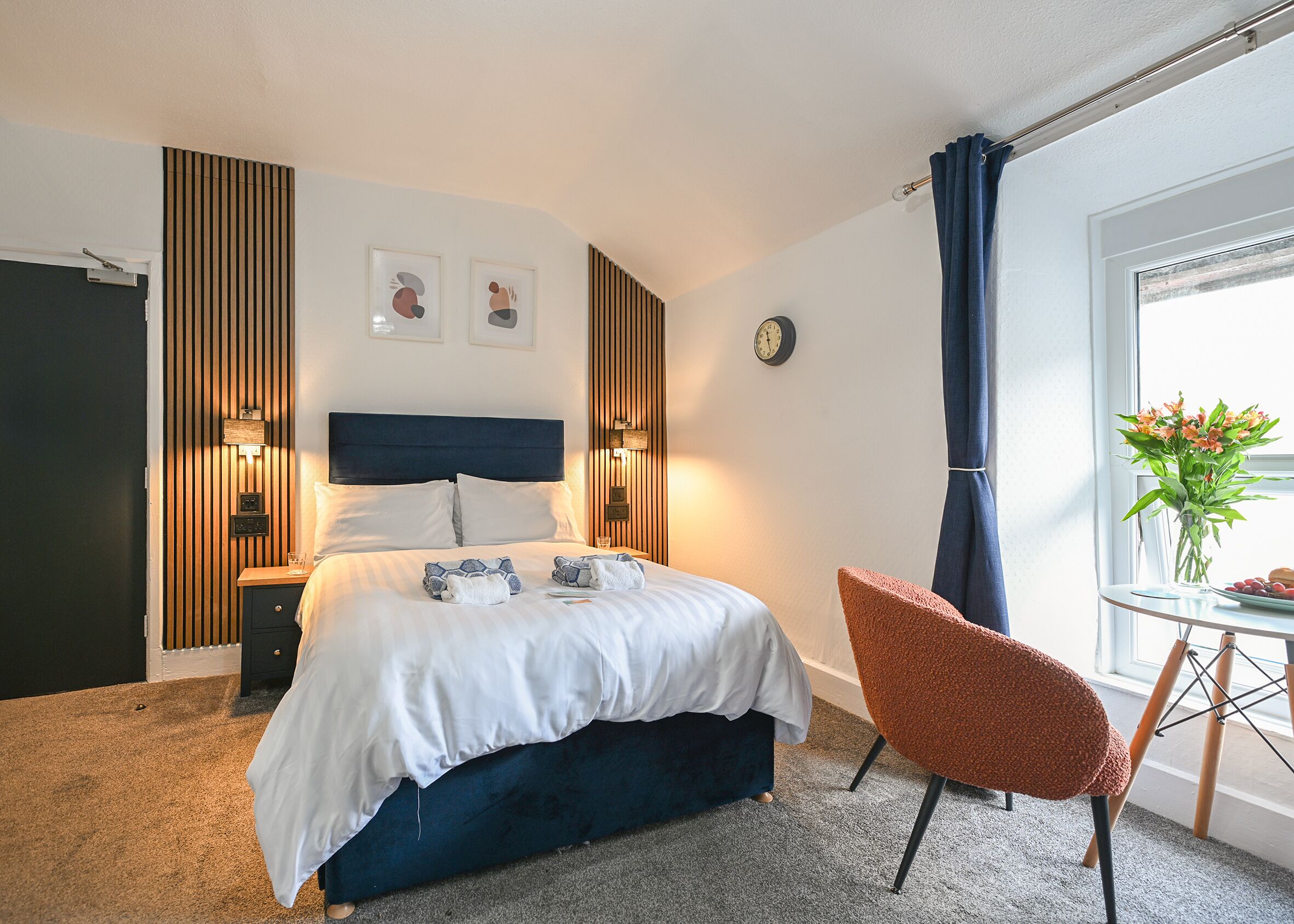 Room 9 - Double En-suite Hillview Room