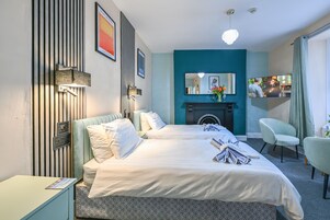 Room 1- Twin En-suite | 特色装修、特色家居、笔记本电脑工作区、免费 WiFi