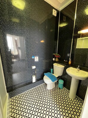 Room 7 - Double En-suite Seaview Room