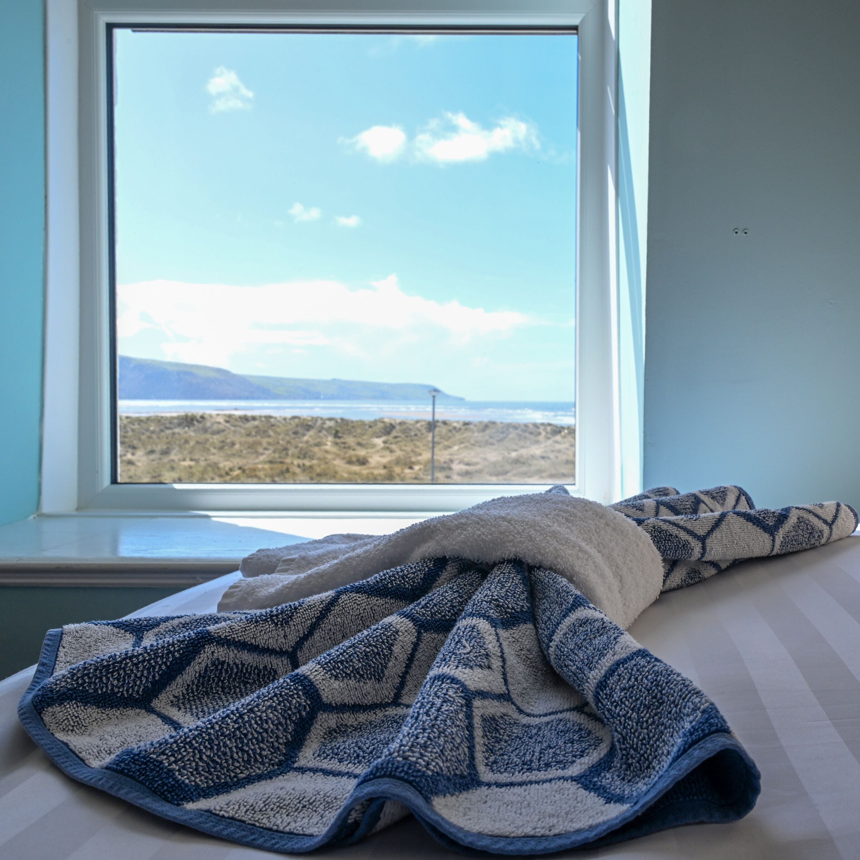 Individually decorated, individually furnished, laptop workspace