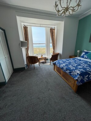 Room 7 - Double En-suite Seaview Room | Individually decorated, individually furnished, laptop workspace