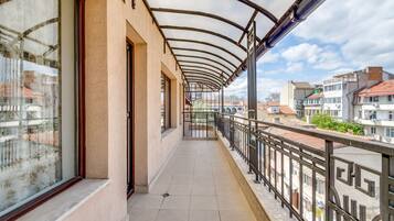 Studio (9) | Balcony