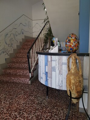 Reception - Hostal Santa Gemma (Sant Andreu de Llavaneres)