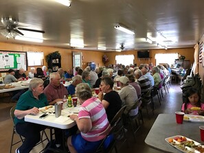 Banquet hall - Grandview Cabins & RV Resort (South Fork)
