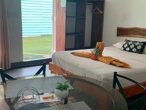 Studio, 1 Queen Bed, Kitchen, Garden View | WiFi (free), individually decorated, individually furnished - Residencial Oasis Playa Samara (Sámara)