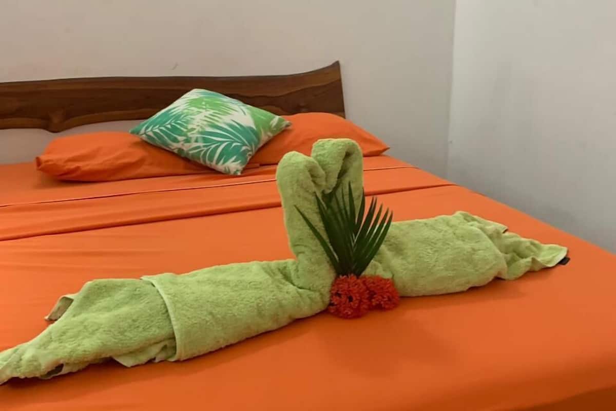 Cabin, 2 Bedrooms, Garden View | 1 bedroom, individually decorated, individually furnished, free WiFi
