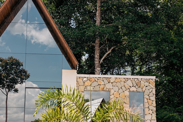 Ropa de cama de alta calidad, minibar, escritorio y wifi gratis