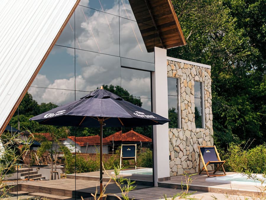 Quarto superluxo | Roupas de cama premium, frigobar, escrivaninha, Wi-Fi de cortesia