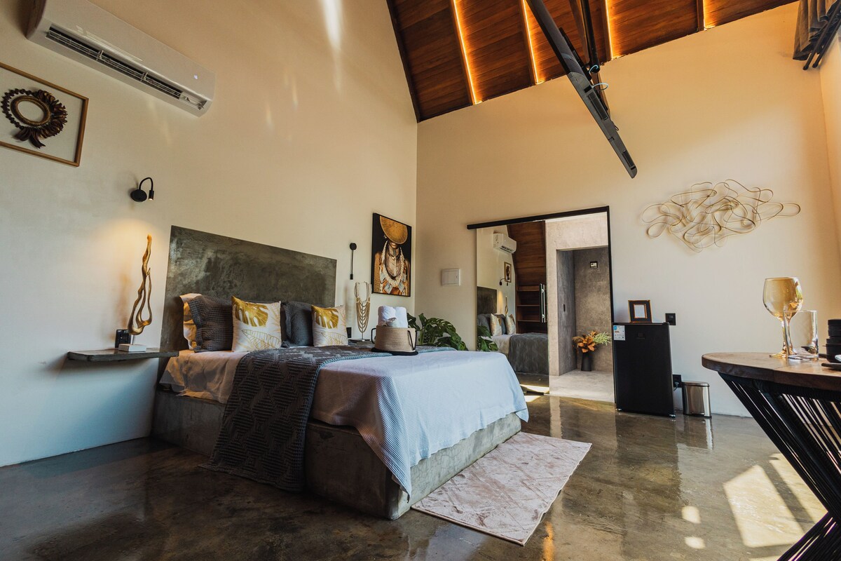 Presidential Suite, Pool View | Premium bedding, memory foam beds, minibar, desk