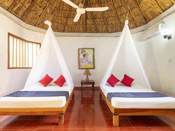 标准房, 2 张双人床 | 高档床上用品、羽绒被、办公桌、笔记本电脑工作区