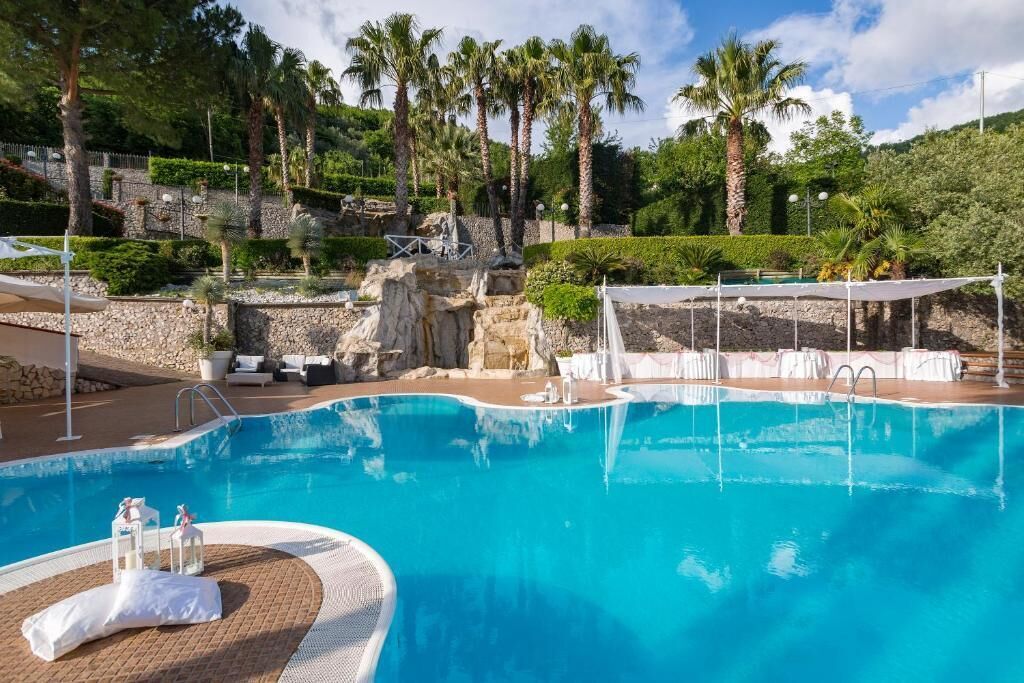 Indoor pool, 2 outdoor pools, open open 24 hours, sun loungers