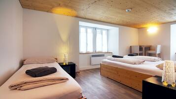 1 bilik tidur, gebar bulu kapas, dihias secara berasingan