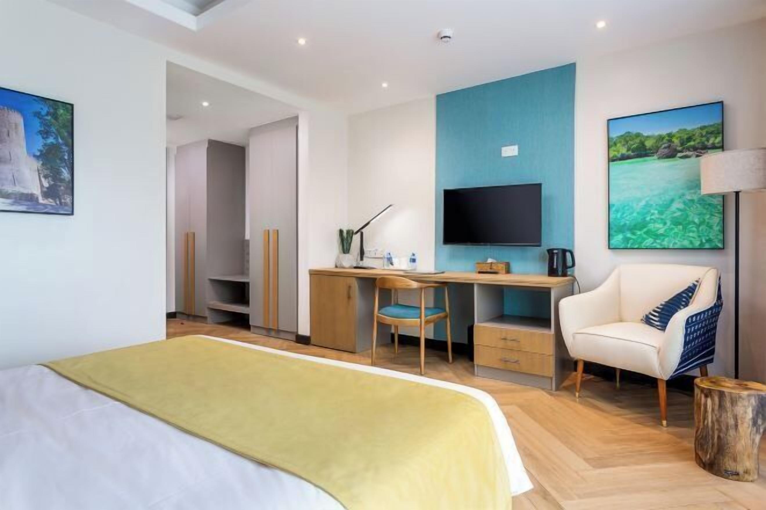 고급 침구, 미니바, 객실 내 금고, 방음 설비