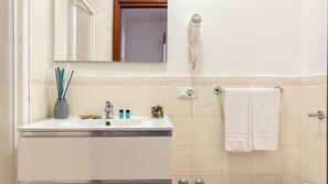 Bathroom - Tulipano           . (Meta)